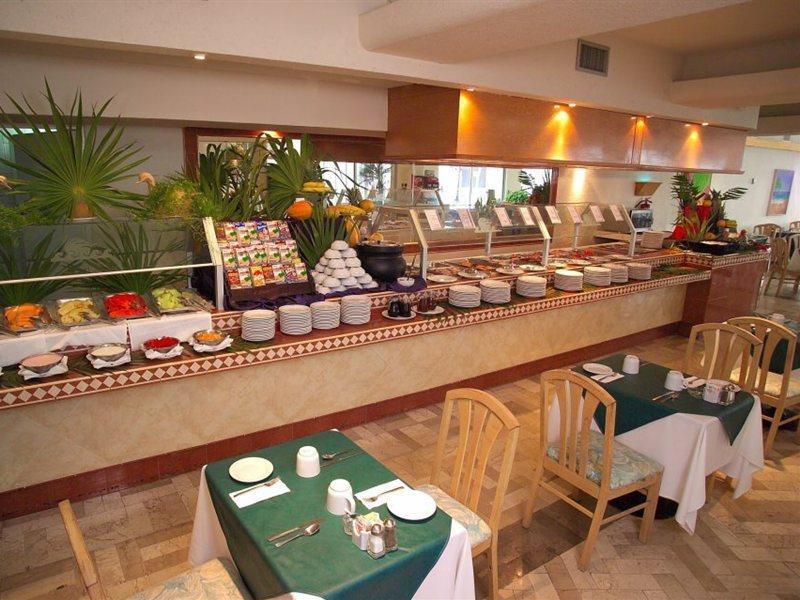 Aquamarina Beach Resort Cancun