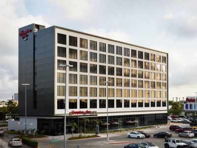 Hampton By Hilton Cumbres Hotel 3*