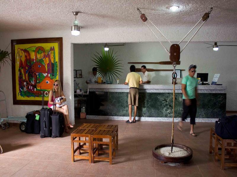 Sotavento & Yacht Club 3* Cancun