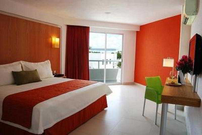Adhara Express Hotel Cancun