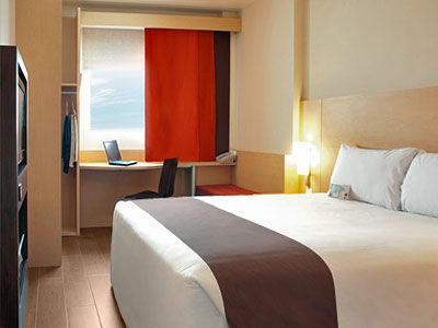 Ibis Centro Hotel 3*
