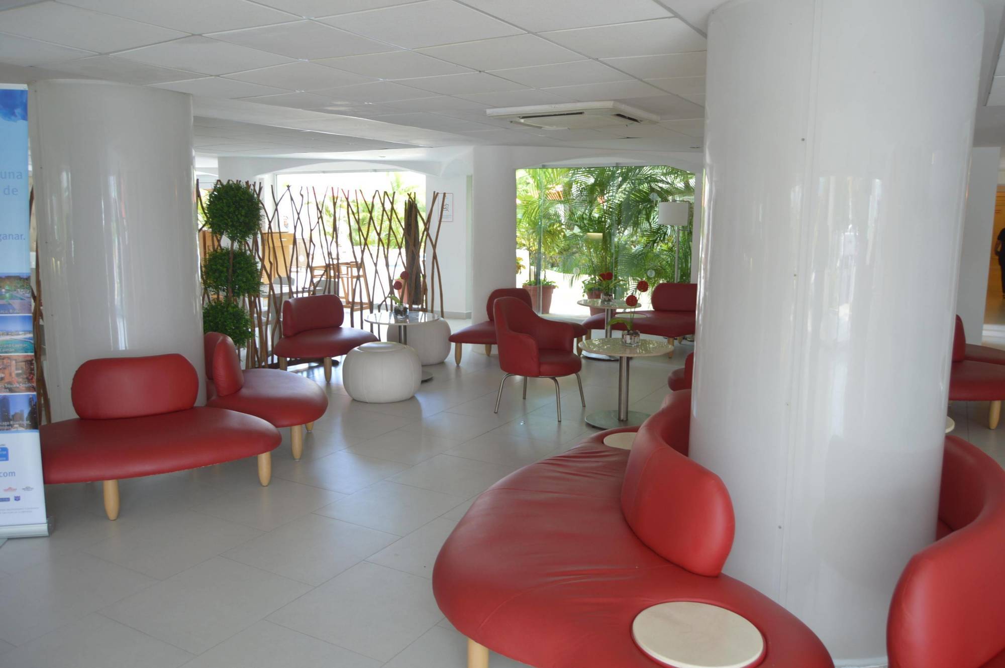 Adhara Express Hotel 3*