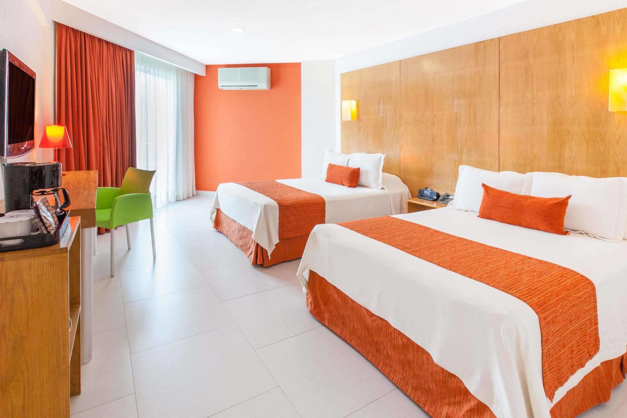 Hotel Adhara Express Cancun