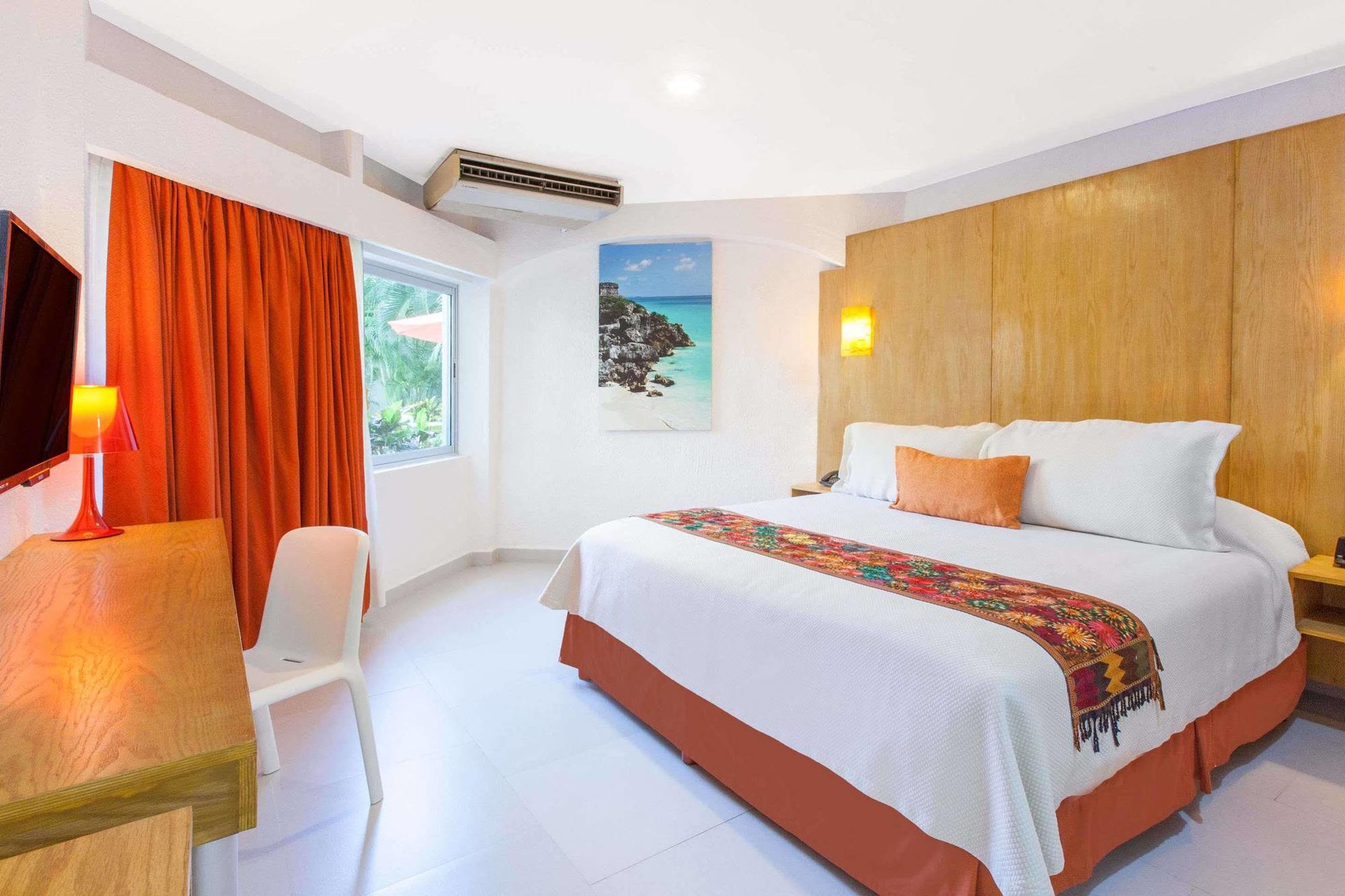 Hotel Adhara Express 3*