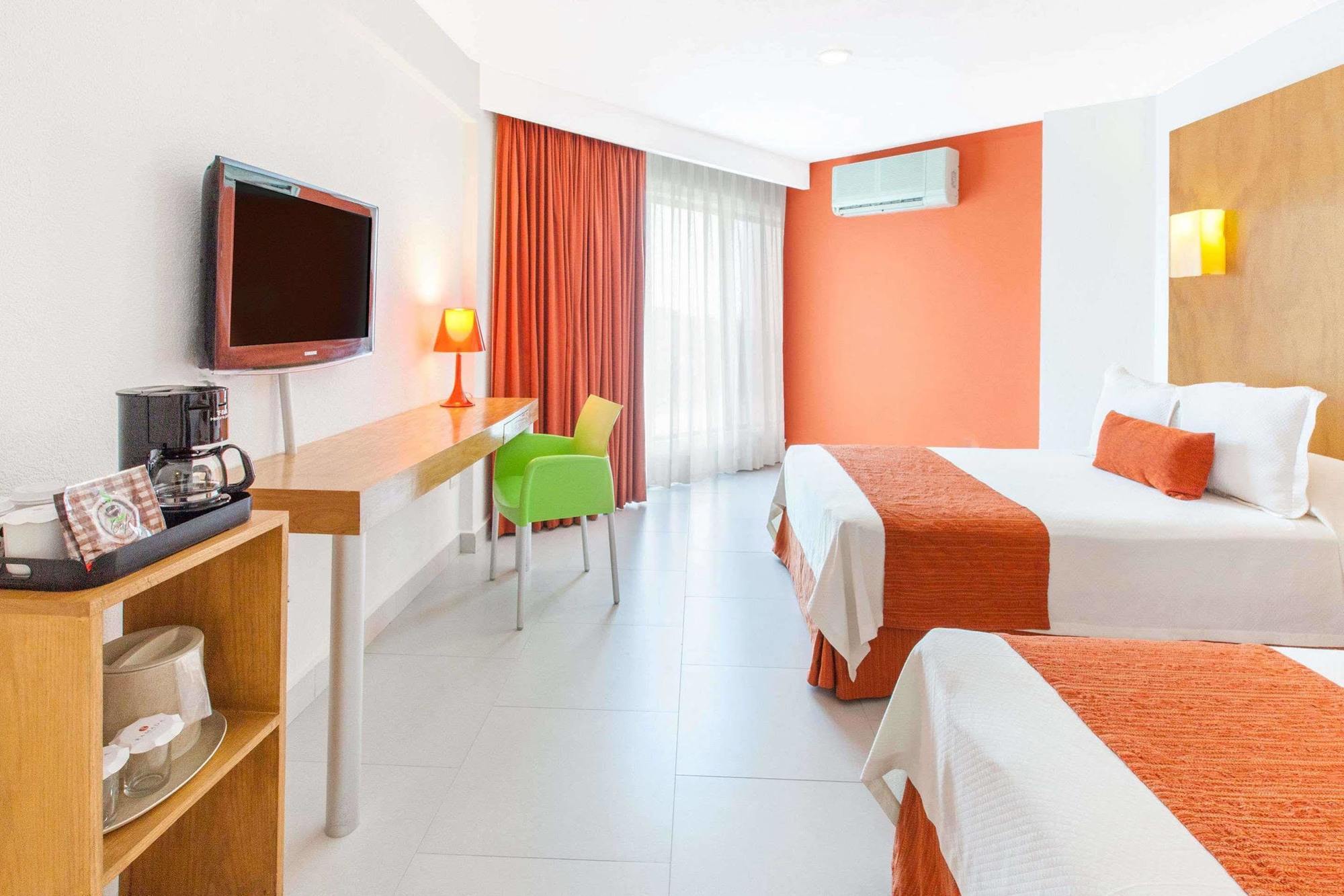 Hotel Adhara Express Cancun