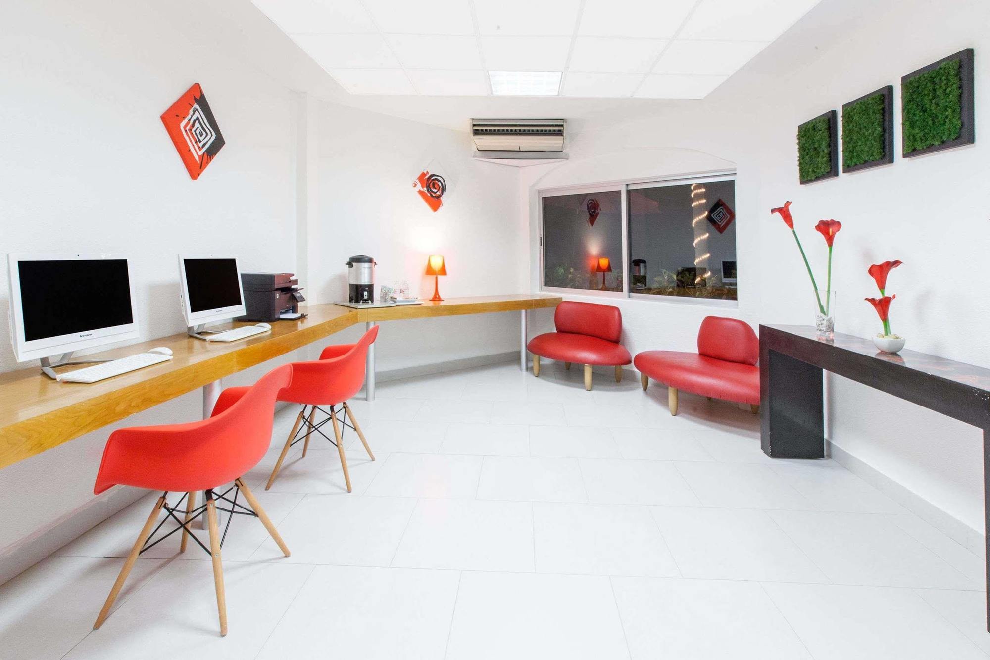 Adhara Express Hotel 3*