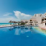 HotelZone L17 Beach Access
