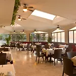 Golden Parnassus Resort & Spa (Adults Only)