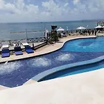 Beautiful Condo A Few Steps To Sea