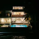 6Br Modern Oceanfront Villa W/ Infinity Pool