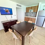 Oceanfront W/Balcony, Pool & Beach Access