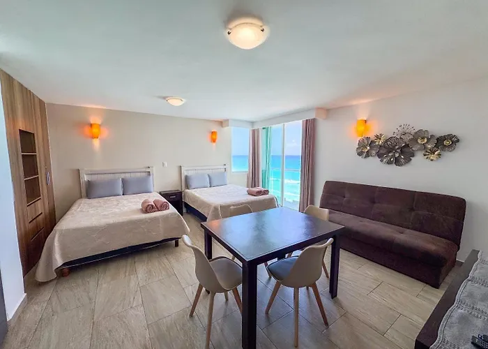 Oceanfront W/Balcony, Pool & Beach Access