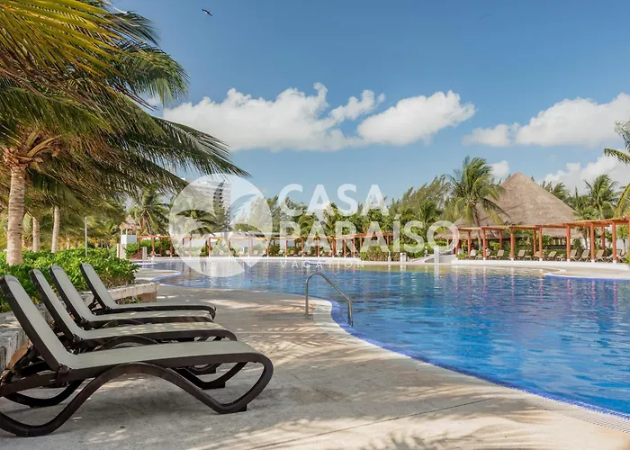 Blue Dream Beachfront 2 Bdr By Casa Paraiso
