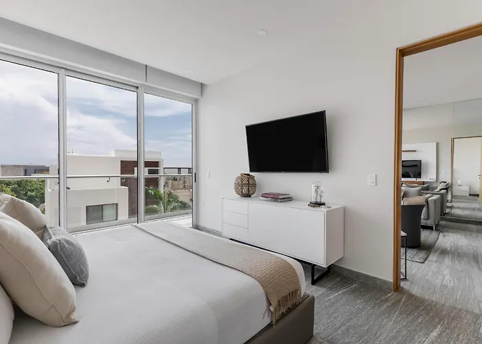 Luxurious 4Br Condo By The Beach - Rooftop Pool