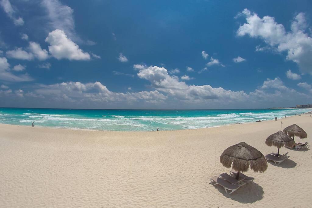 Apartment Brisas Shores 07 Beachfront Condo, Pool And Garden Area, Zona Hotelera Cancun