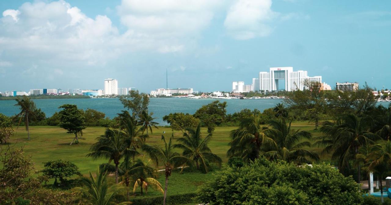 Big Penthouse With Amazing View, Private Rooftop & Jacuzzi Apartment *