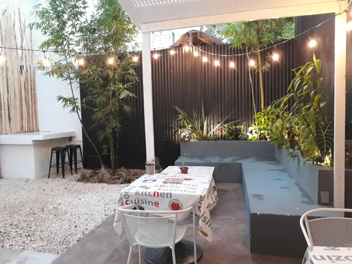 In Guest - Triple Room, Private Bathroom, A A, Wi-fi 50 Mbps In The Center Of Cancun