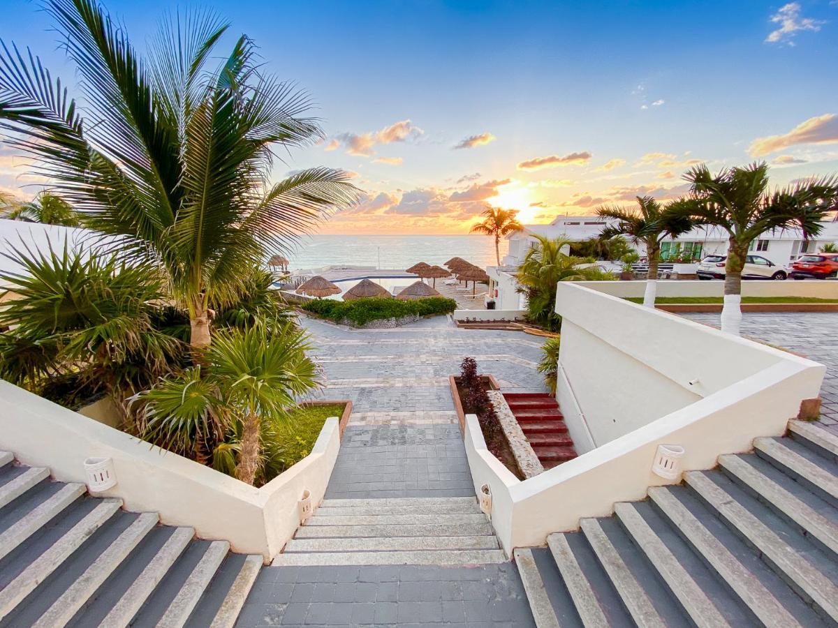 Brisas Shores 07 Beachfront Condo, Pool And Garden Area, Zona Hotelera *