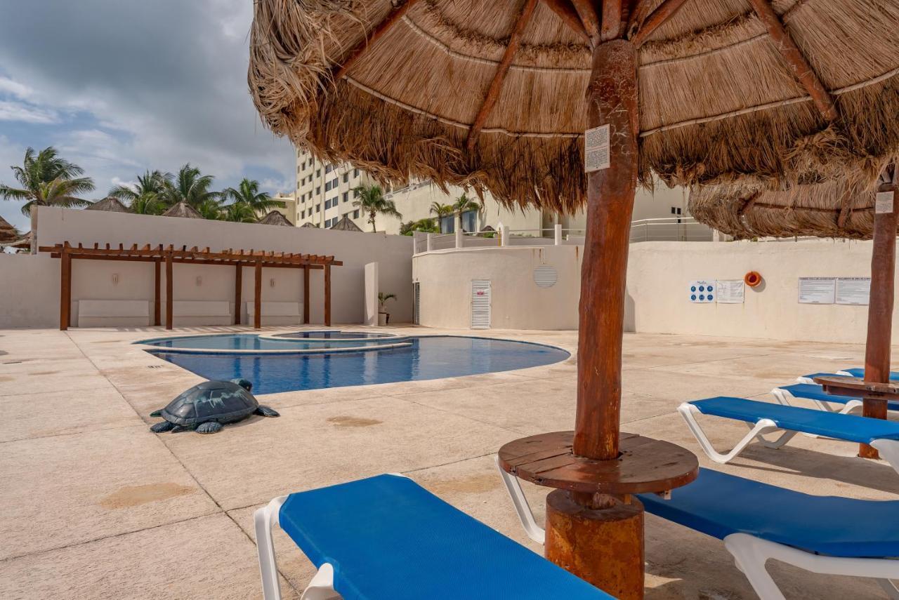 Sparkling Ocean View In Apartment Cancún