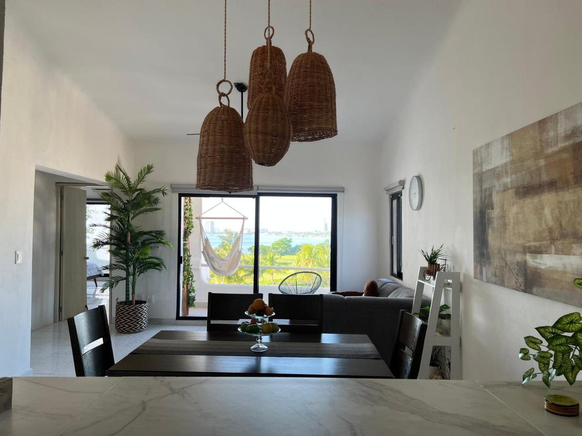 Big Penthouse With Amazing View, Private Rooftop & Jacuzzi Apartment