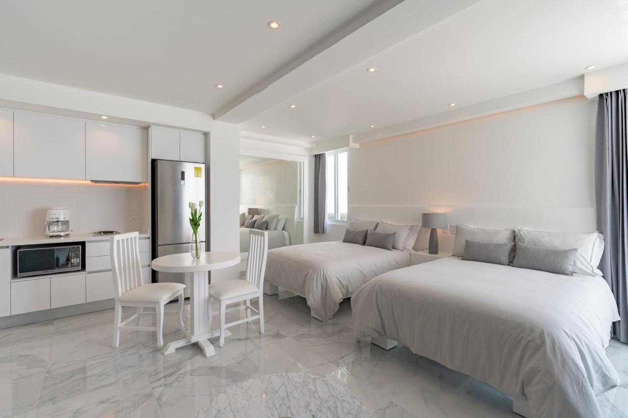 Apartment Beachfront Deluxe -best Ocean View, With Beach, Gym And Cancún