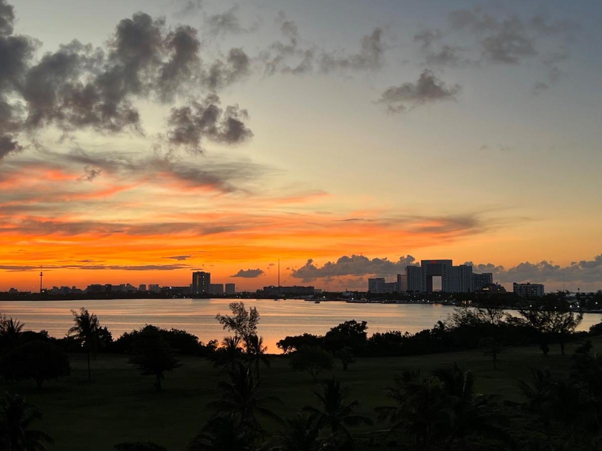 Apartment Big Penthouse With Amazing View, Private Rooftop & Jacuzzi