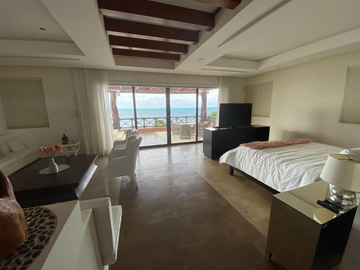 Luxury Beachfront Villa - Pez Volador - Hotel Zone Villa *