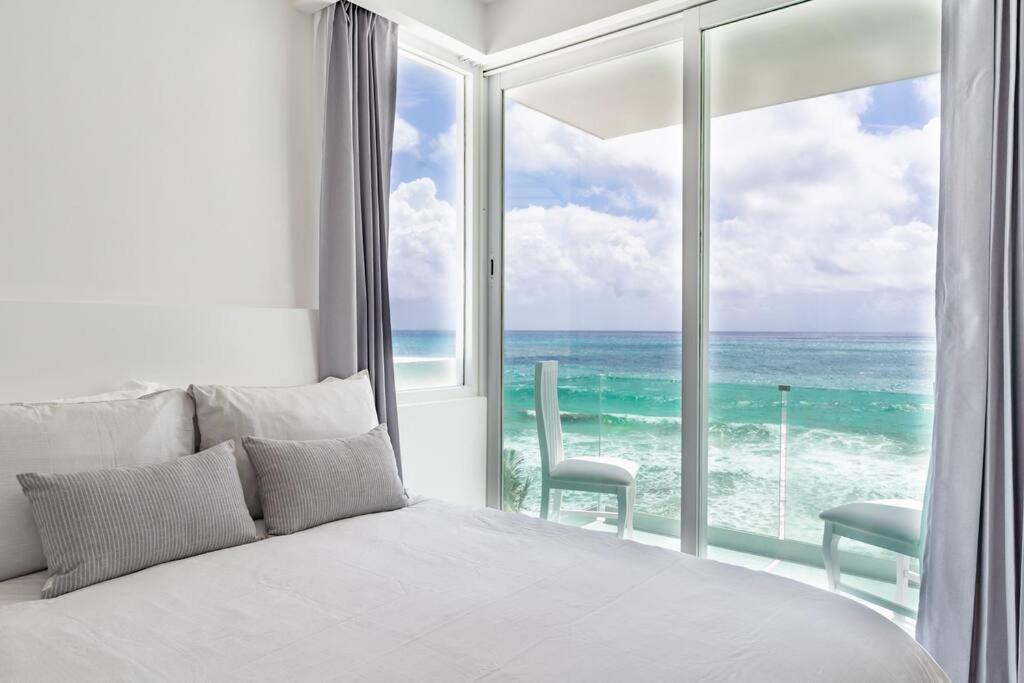 Exclusive On The Beach, Minimalist, Gym, Pool, Jacuzzi, Balcony * Cancún