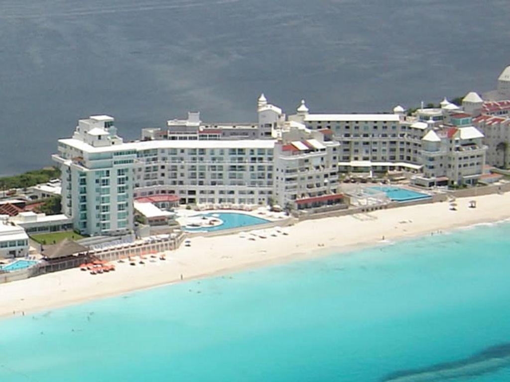 Plaza Mexico * Cancun