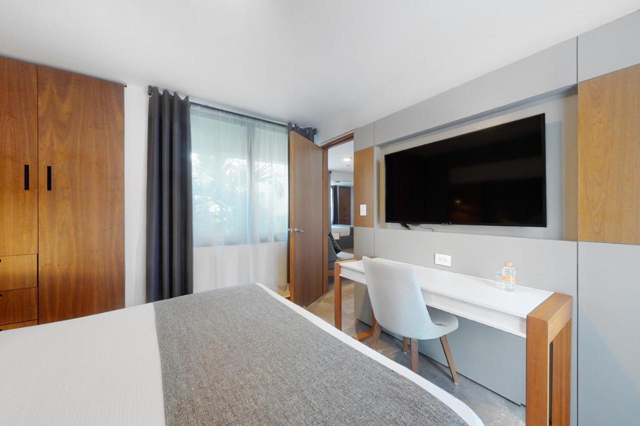 Seven Boutique #1 * Cancun