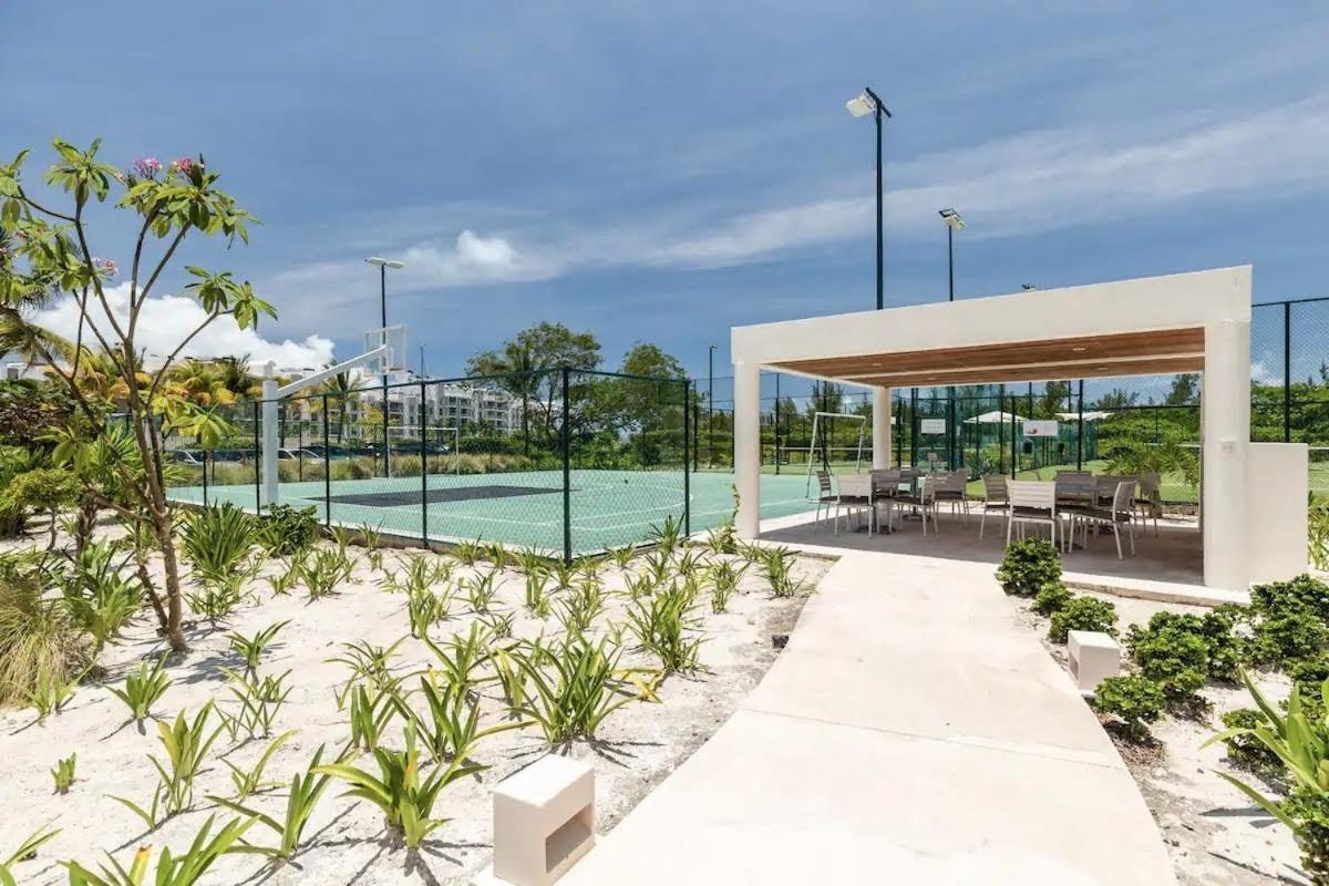 La Amada Residences Luxury Apartment