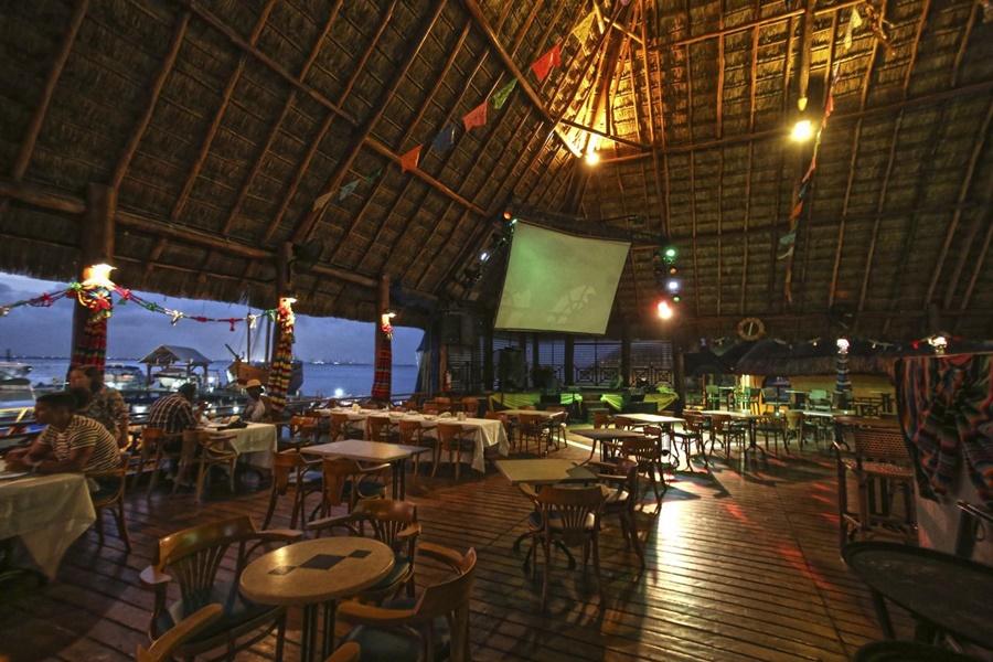 The Royal Islander - An All Resort