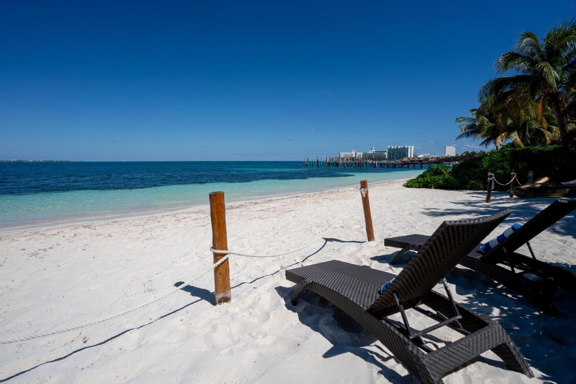 Villa Unique 5br Beachfront W/ Private Pool! Cancun
