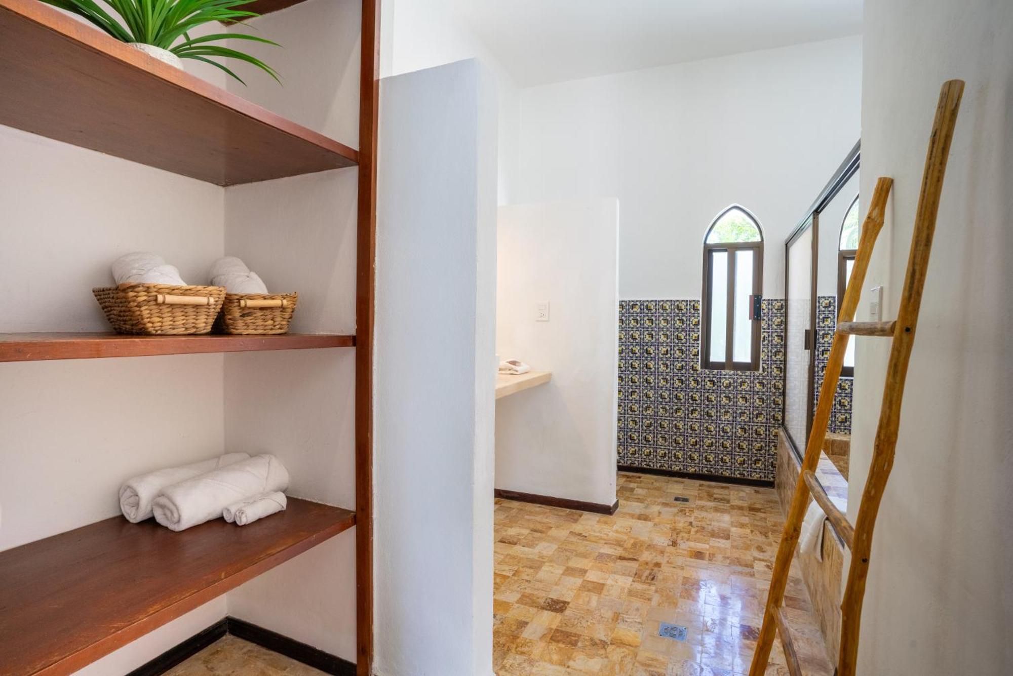 Villa Unique 5br Beachfront W/ Private Pool! Cancun