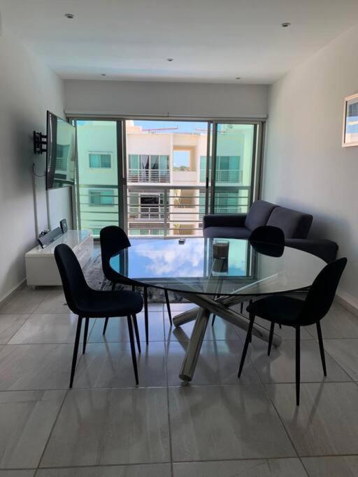 Midtown Apartment