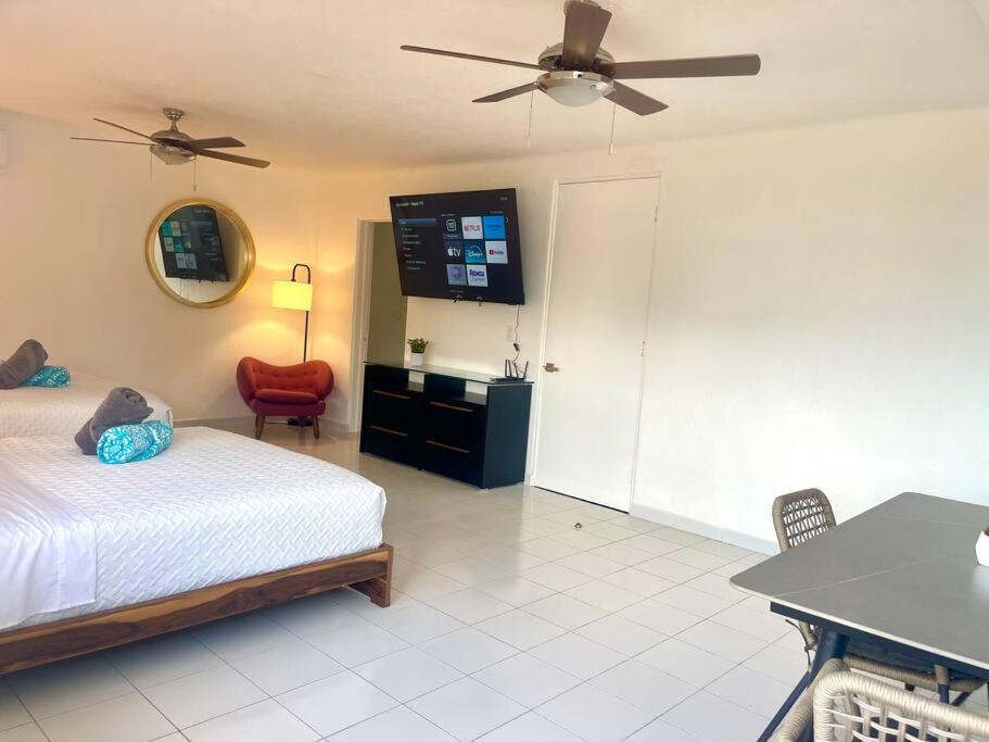 Deco5b Spacious Downtown Apartment *