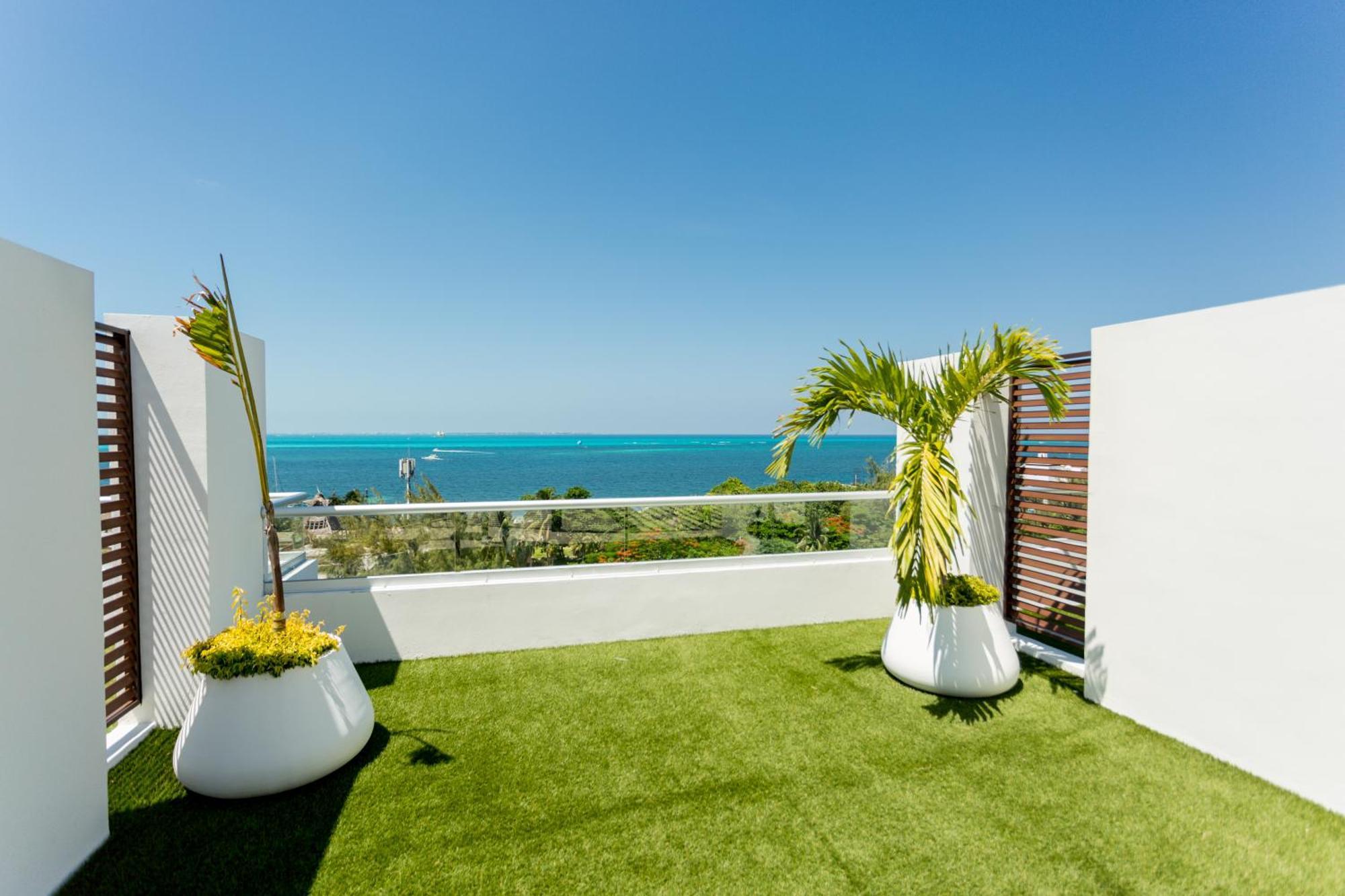 Departamento En Zona Hotelera Con Acceso A Alberca En Rooftop * Cancun