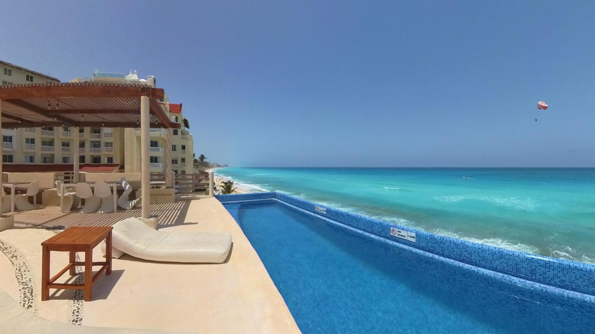 Plaza Sea View