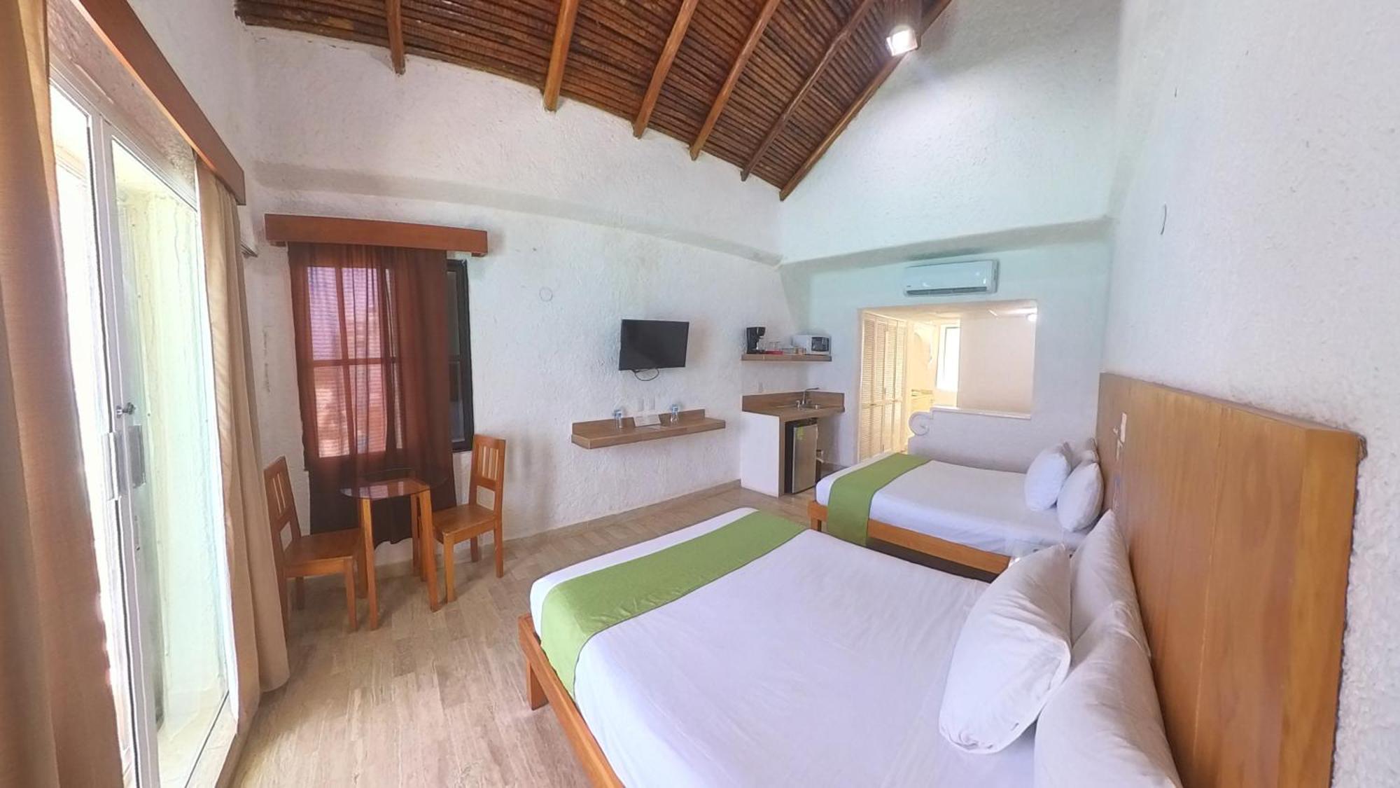 Plaza Sea View Apartment *