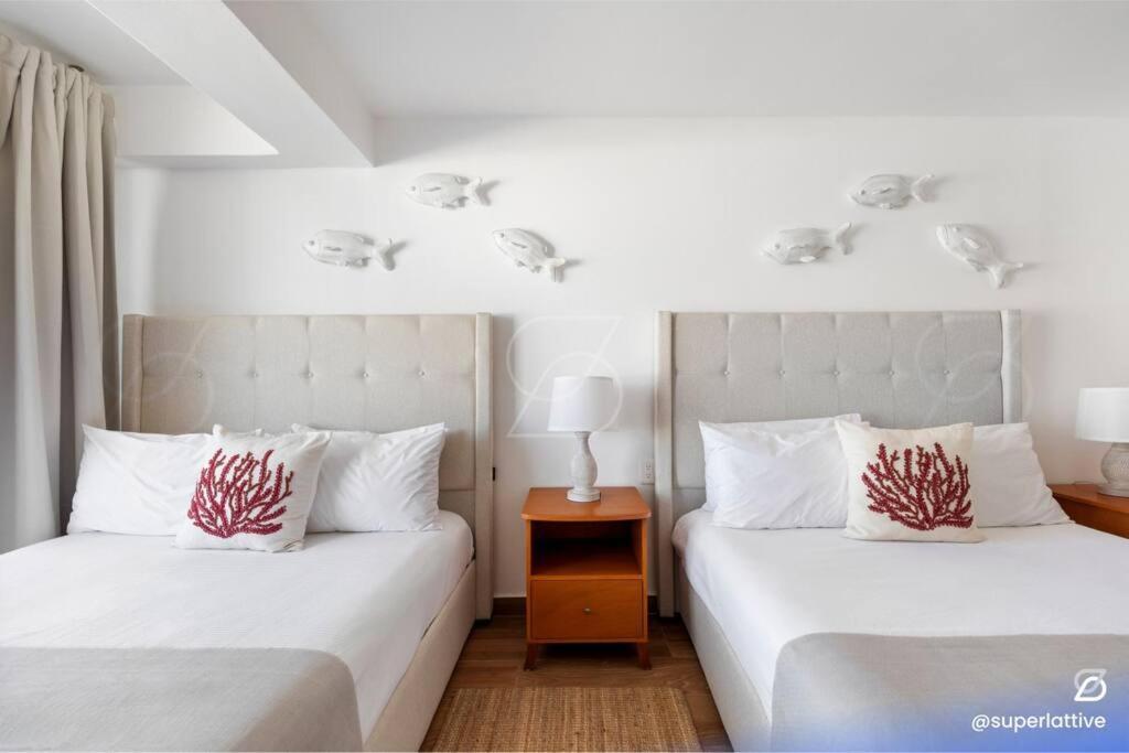 Deluxe Beachfront 4b Apartamento *