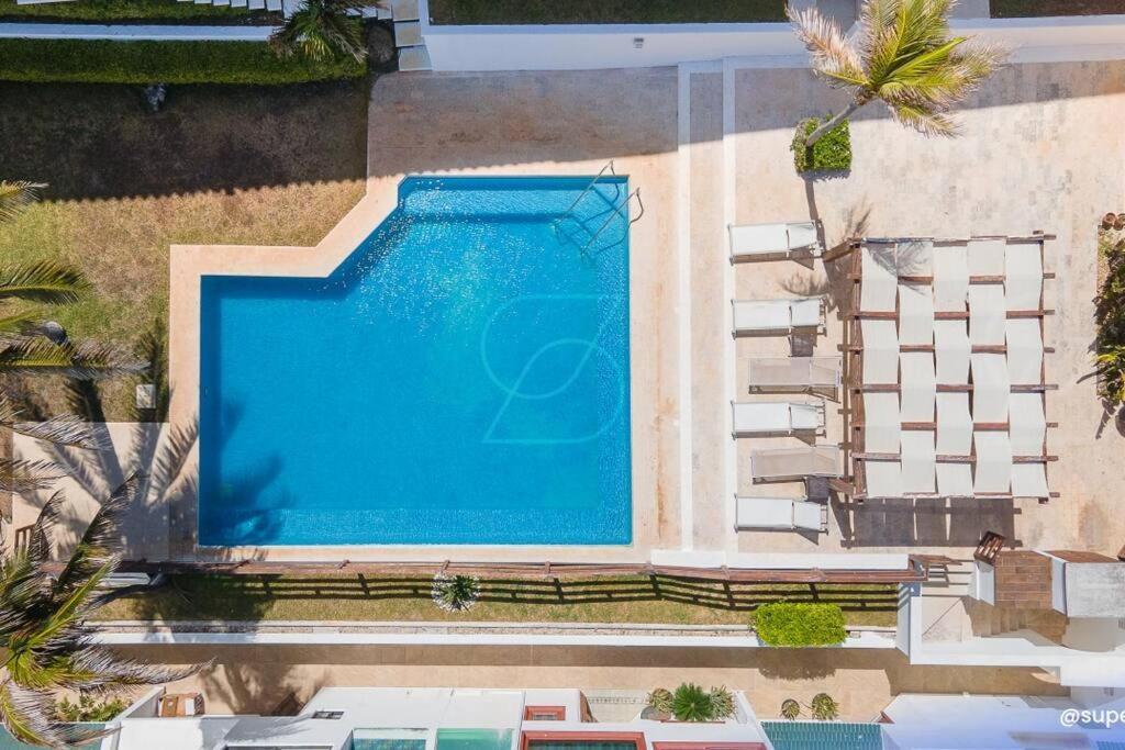 Deluxe Beachfront 4b Apartamento *