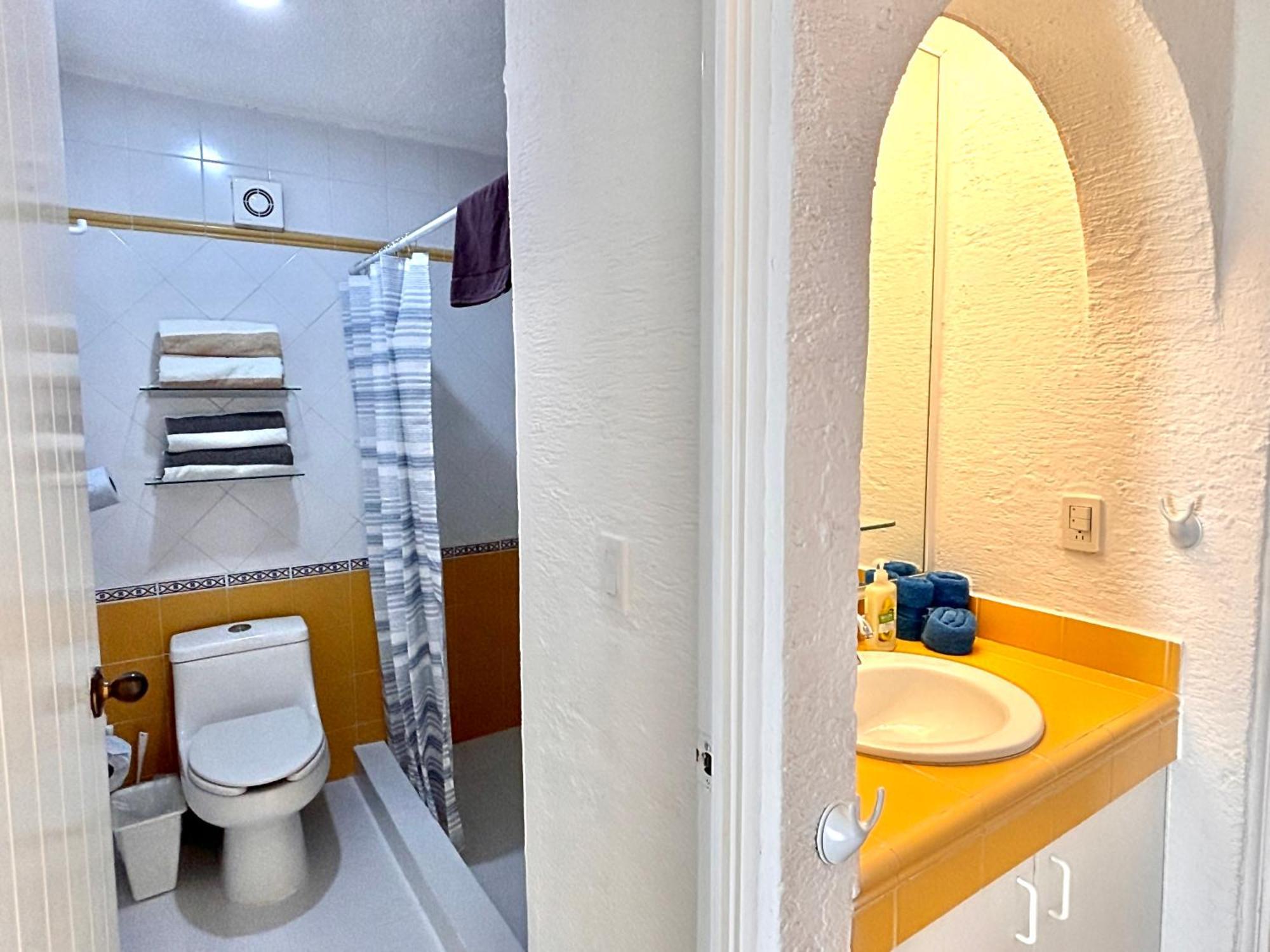 Brisas & Ocean Front Vacation Zona Hotelera *