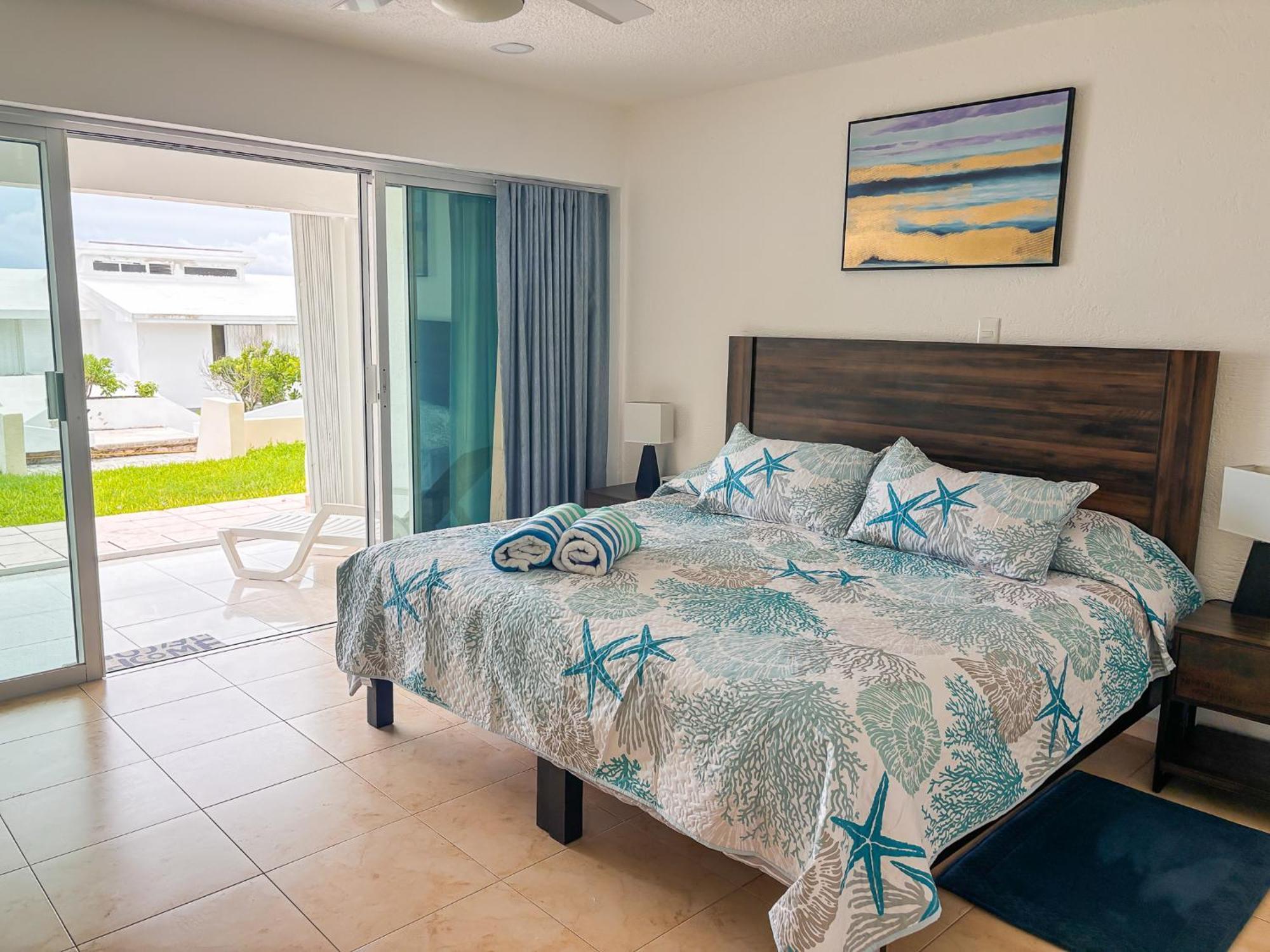 Brisas Shores 07 Beachfront Condo, Pool And Garden Area, Zona Hotelera Cancun