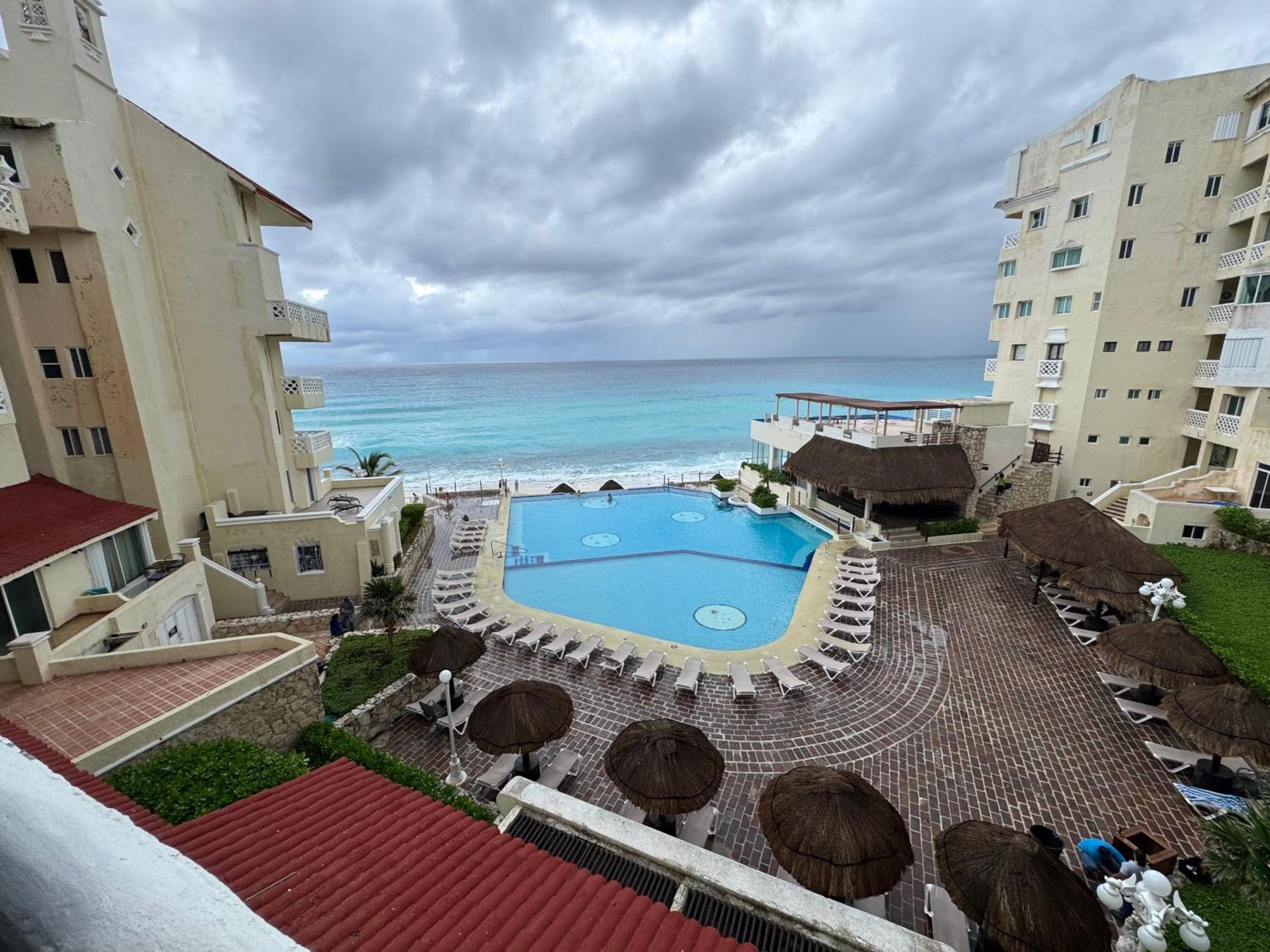 Plaza Sea View Apartment *
