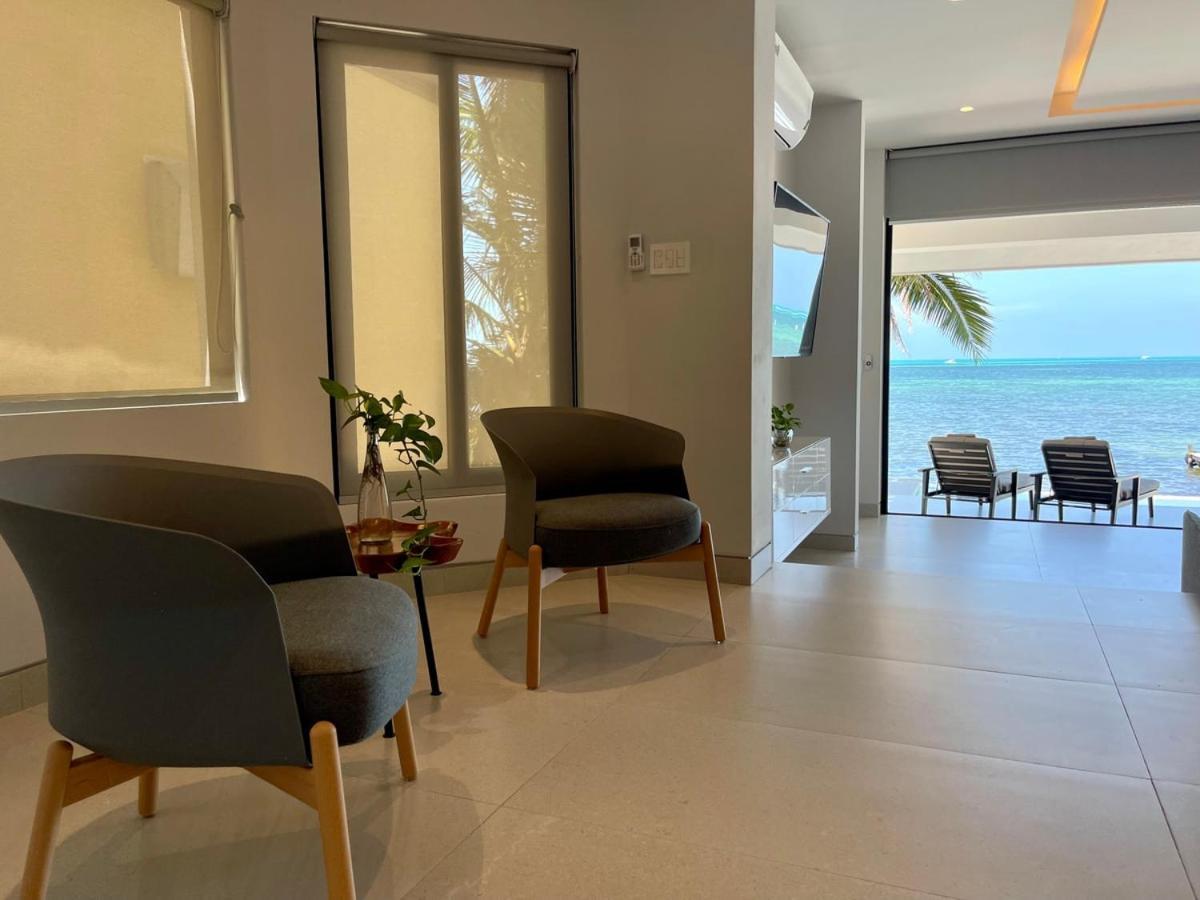 6br Modern Oceanfront W/ Infinity Pool Holiday home