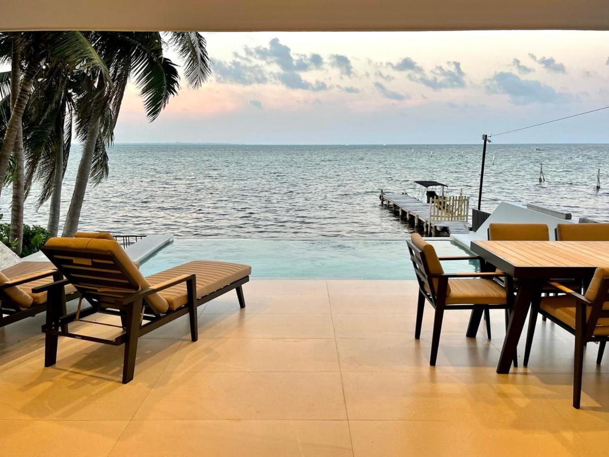 6br Modern Oceanfront W/ Infinity Pool Holiday home