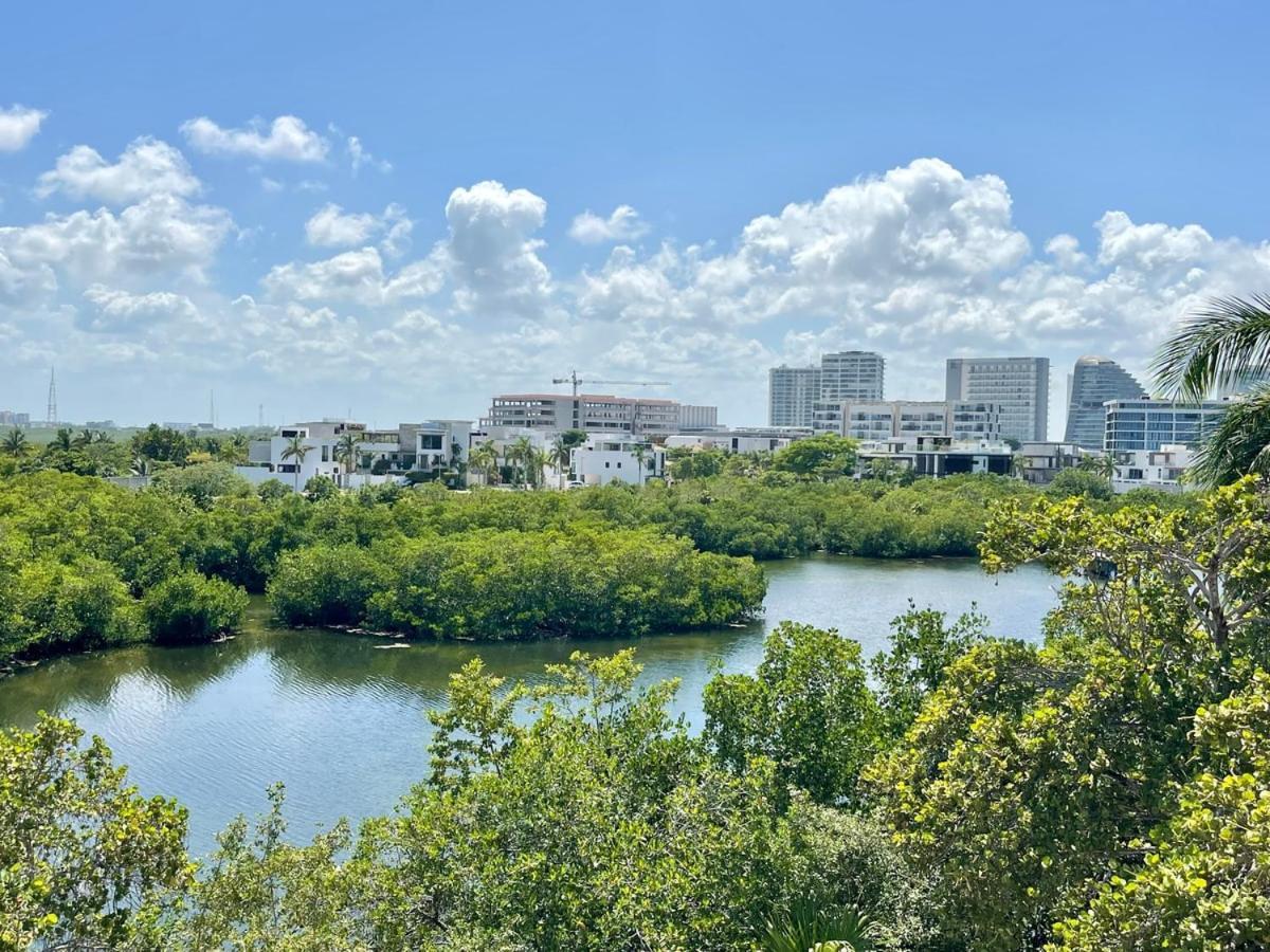 Holiday home 6br Modern Oceanfront W/ Infinity Pool Cancun