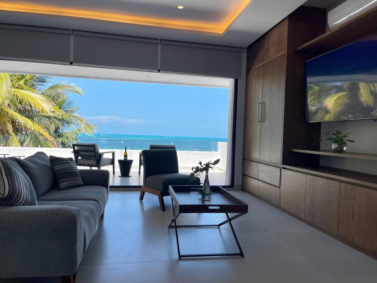 6br Modern Oceanfront W/ Infinity Pool Holiday home *