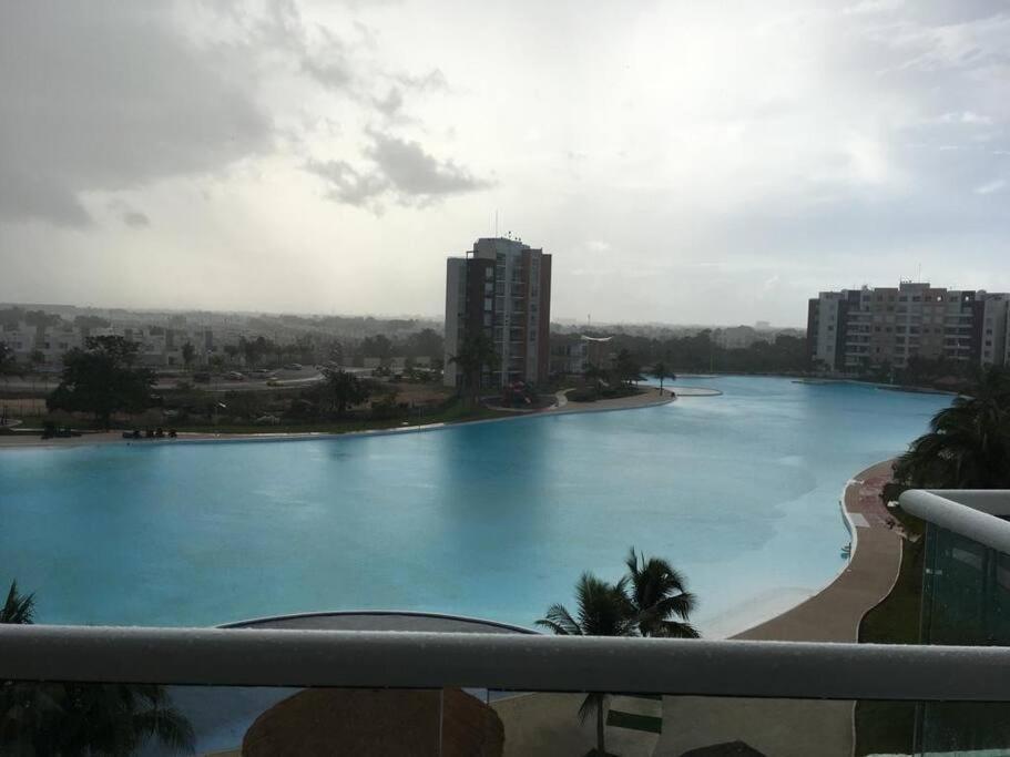 Increible Laguna Artificial Y 7 Albercas * Cancun