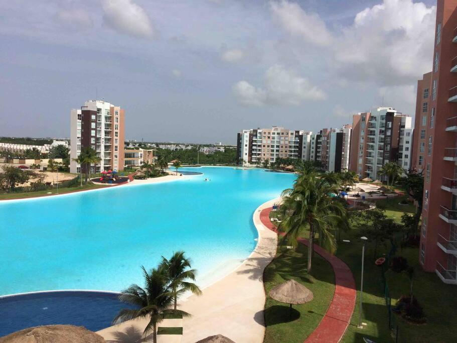 Increible Laguna Artificial Y 7 Albercas Apartment Cancun